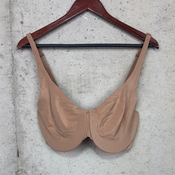 SKIMS Nude Underwire Bra sz 36 DDDD - Picture 2 of 5